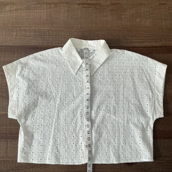 Zara White Eyelet Button-Up Crop Top - Picture 5 of 8